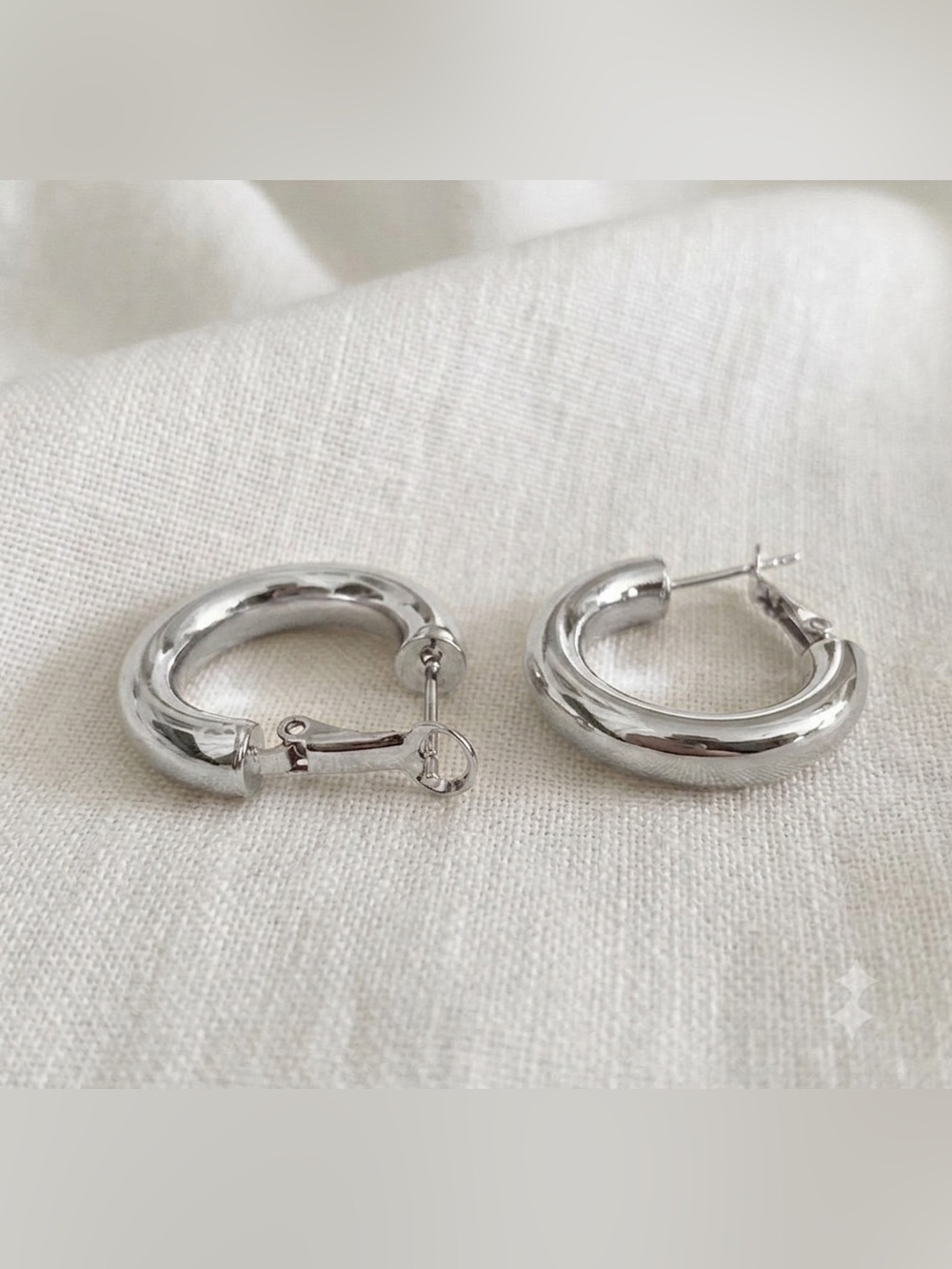 Silver plated women’s 25mm hoop earrings hypoallergenic - Picture 6 of 6